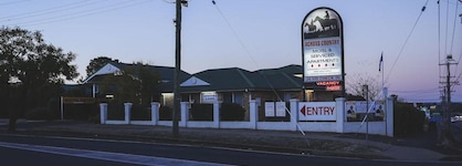 Across Country Motel And Serviced Apartments