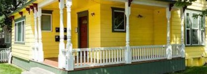 Maple Leaf Manor Furnished Apartments
