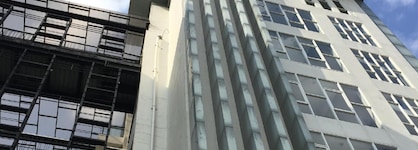 Clove Hotel