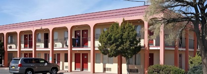 Tree Inn & Suites Albuquerque.