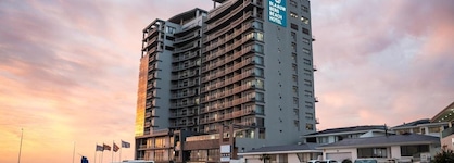 Blaauwberg Beach Hotel