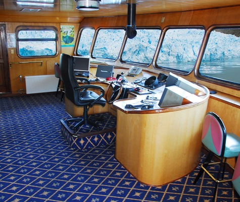 SkorpiosII_Captains_Bridge