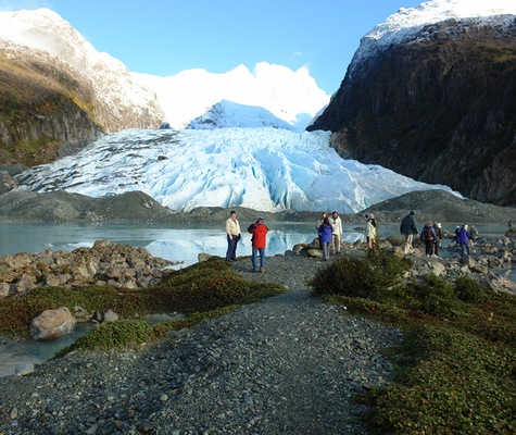 Kawesar_Glacier_Bernal