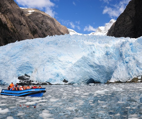 Kawesar_Glacier_Alsina