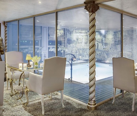 Leopard Lounge