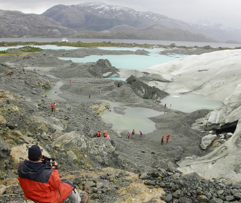 Kawesar_Glacier_Bernal