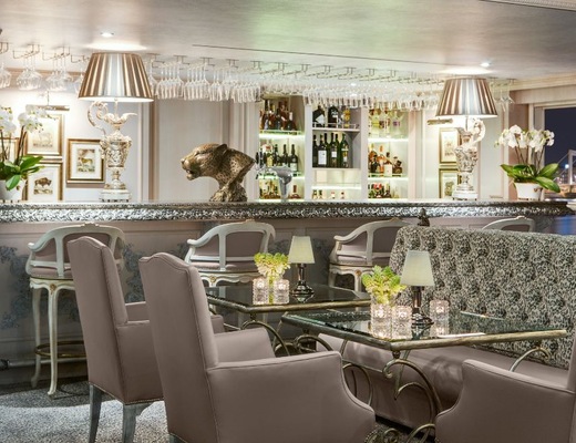 Leopard Lounge