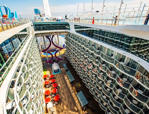 Image Wonder of the Seas 17
