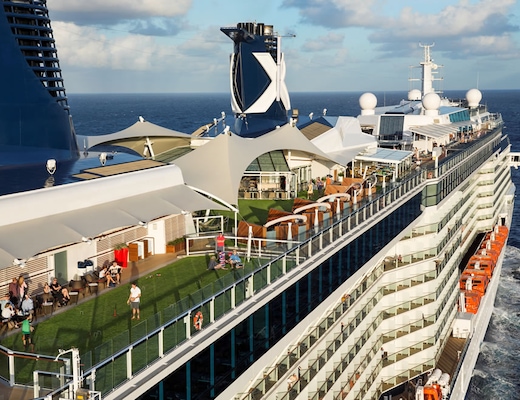Image Celebrity Reflection 8