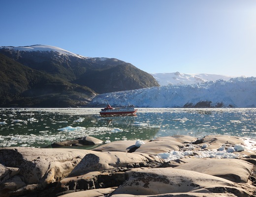 Kawesar_Glacier_Amalia
