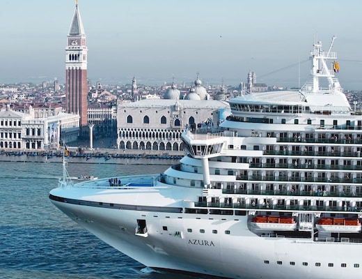 Azura_in_Venice