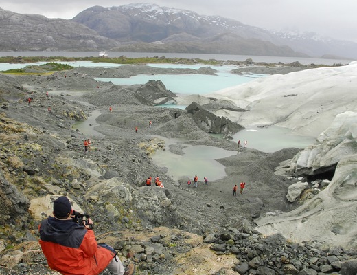 Kawesar_Glacier_Bernal