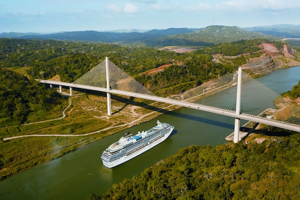 Coral Princess crossing Panama Canal
