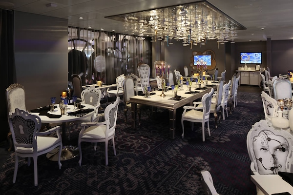 Image Ovation of the Seas 25
