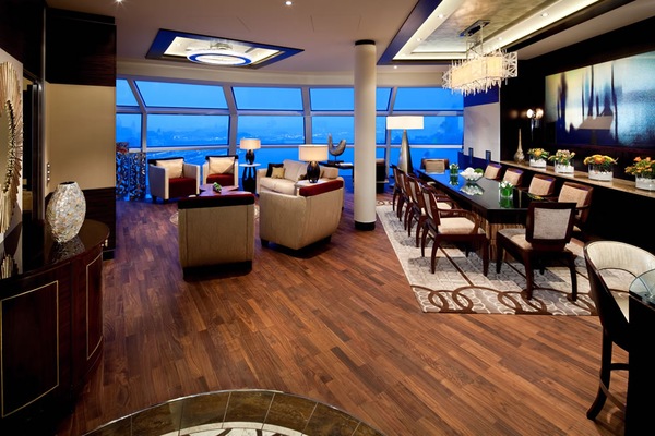 Image Celebrity Reflection 17