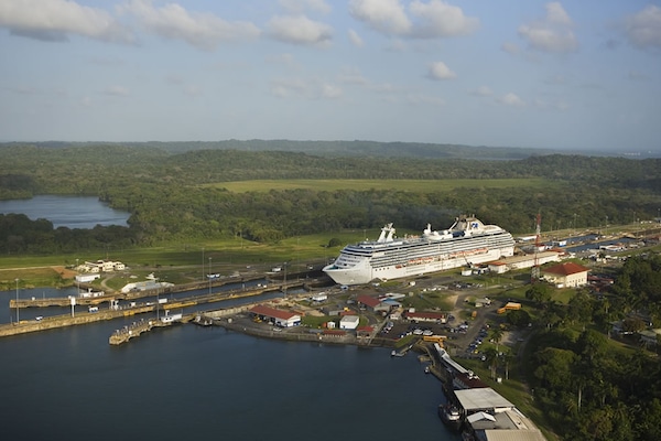 Coral Princess crossing Panama Canal