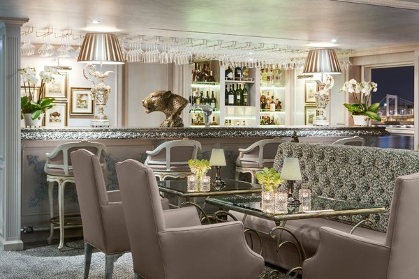 Leopard Lounge