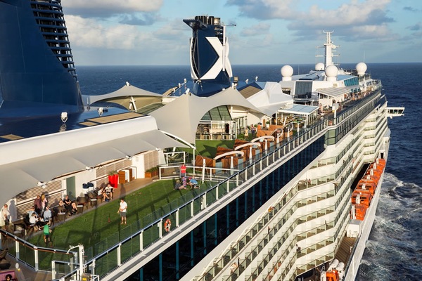Image Celebrity Reflection 8