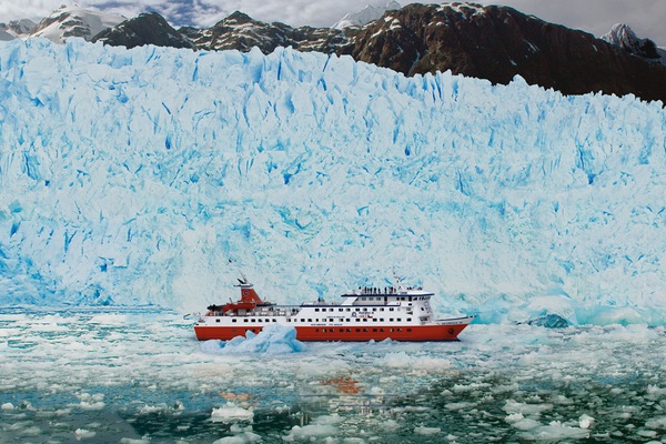 Kawesar_Glacier_Amalia