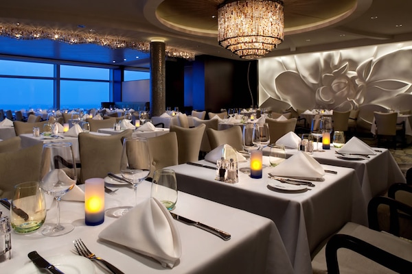 Image Celebrity Eclipse 3
