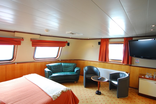 SkorpiosIII_Master_Suite