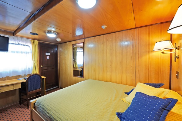 SkorpiosII_Exterior_Double_bed