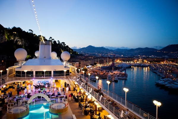 Image Azamara Quest 20