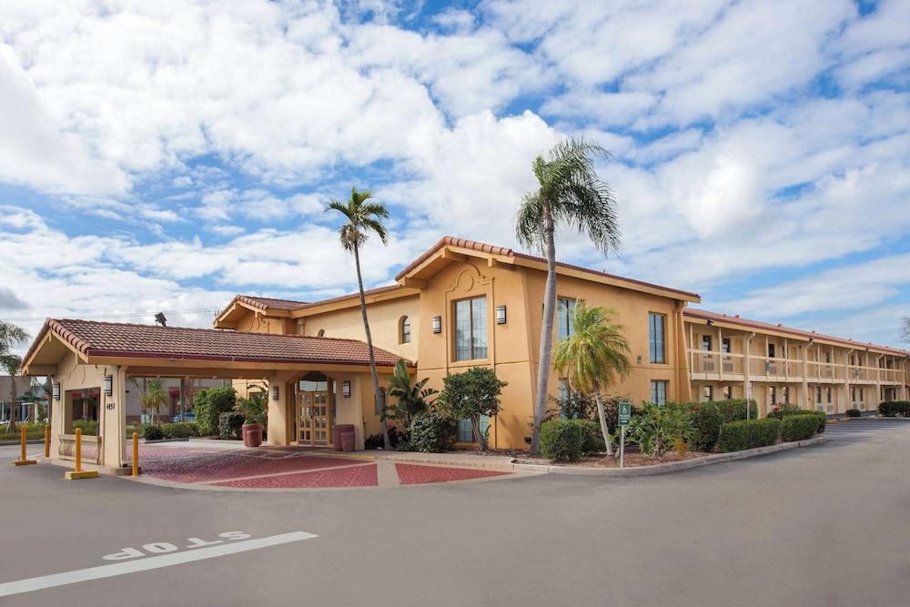 La Quinta Inn By Wyndham Fort Myers Central