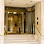 Blooms Hotel