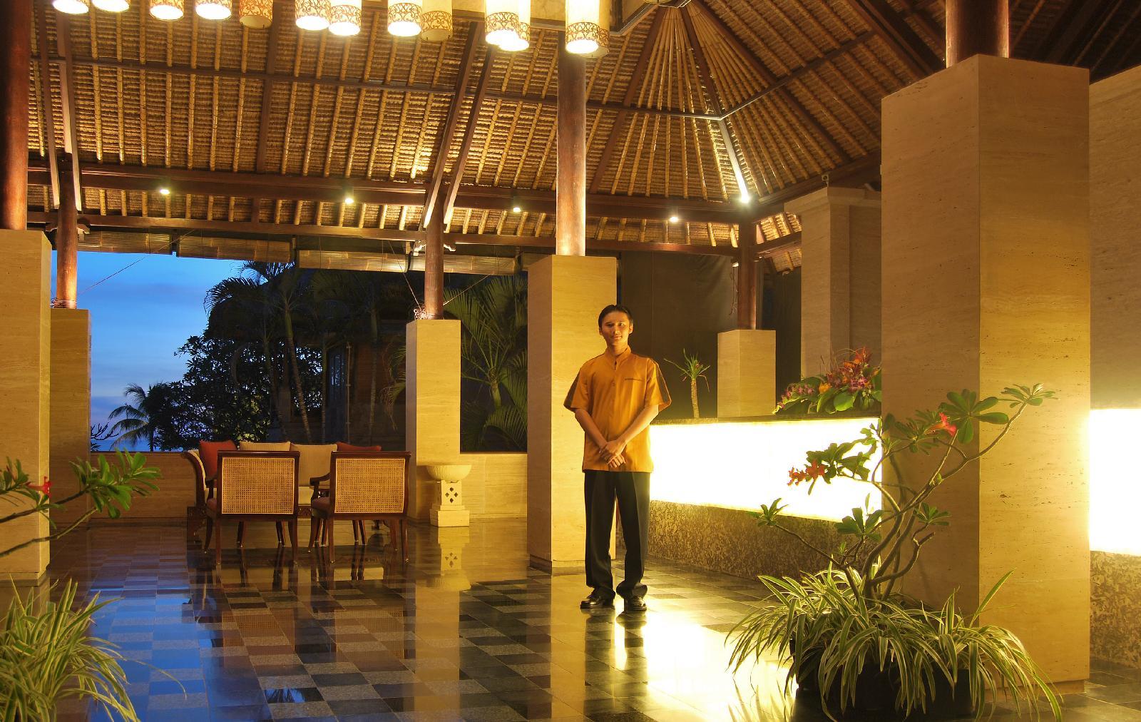 Grand Balisani Suites Hotel