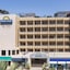 Days Inn Hotel & Suites