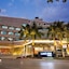 Lake Side Hotel