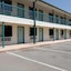 Econo Lodge Inn & Suites