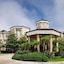 West Inn & Suites