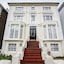 Avoca House Hotel