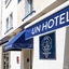 Un Hôtel Sur Le Port