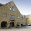 Premier Inn Huddersfield North