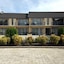 Avalon Manor Motel