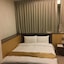 Ri Yue Hu Pan Hotel