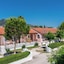 Roussa's Studios And Apartments