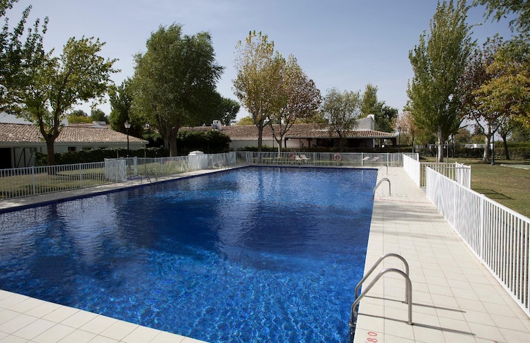 Swimming pools - 1