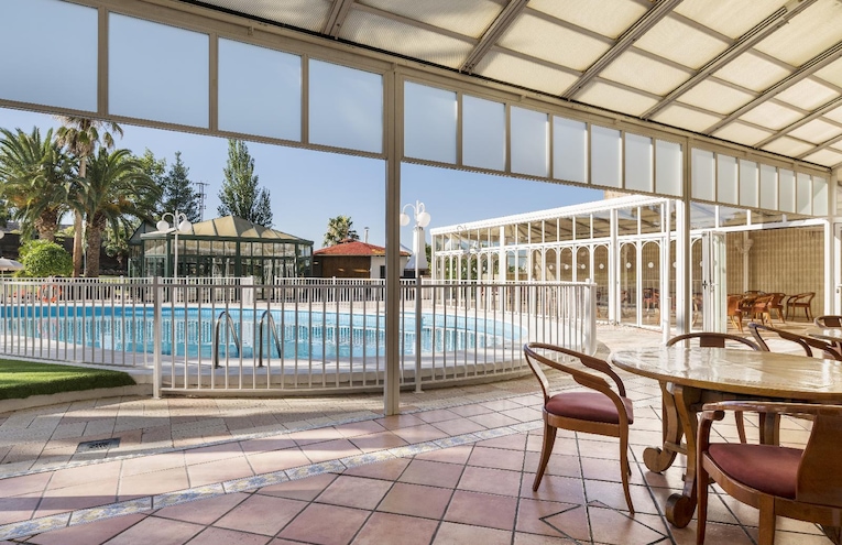 Swimming pools - 10