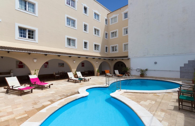 Swimming pools - 1