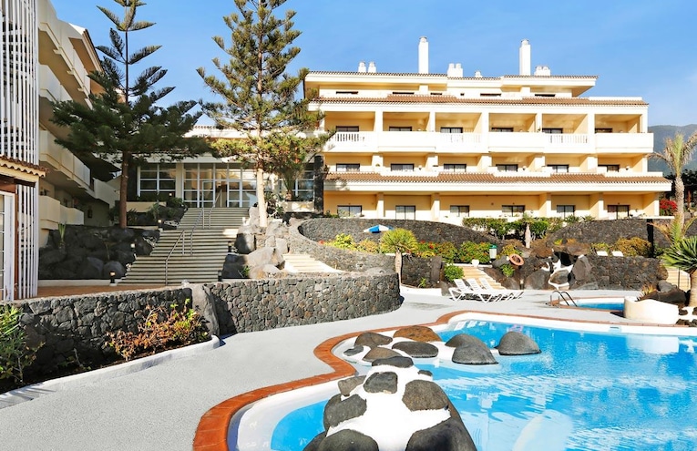 Swimming pools - 1