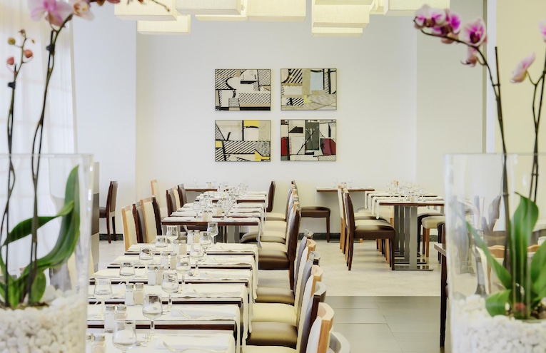 Restaurants - 11