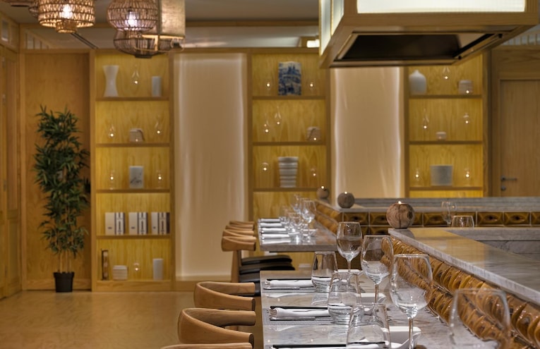 Restaurants - 6
