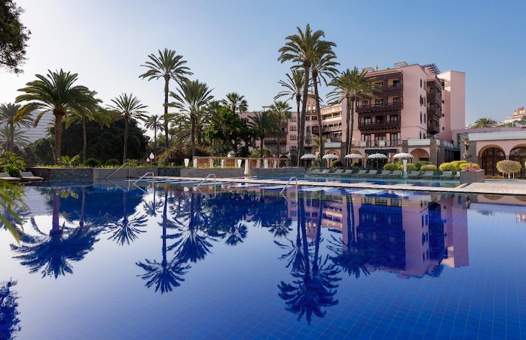Swimming pools - 1