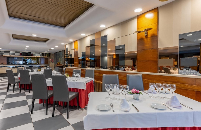 Restaurants - 11