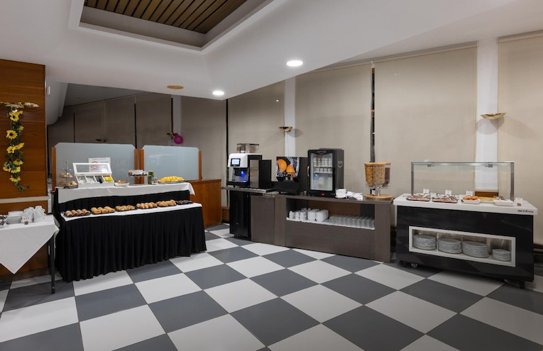 Restaurants - 14