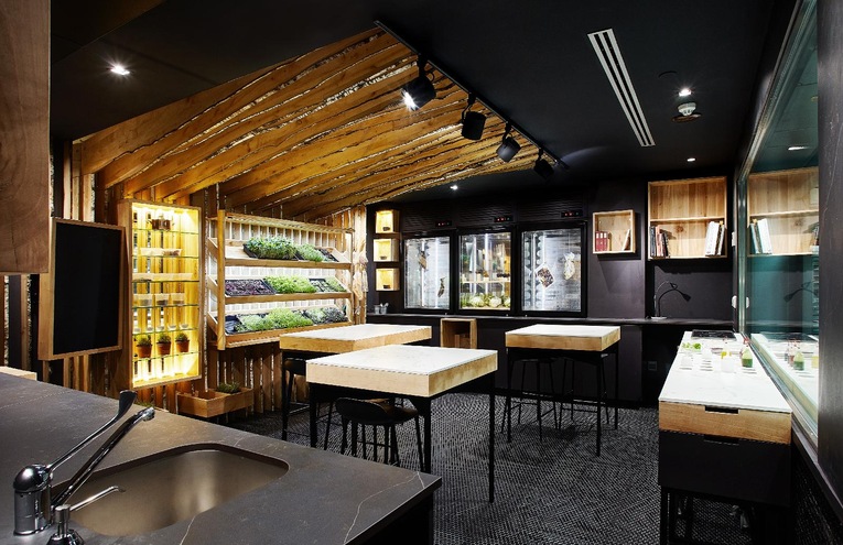 Restaurants - 16